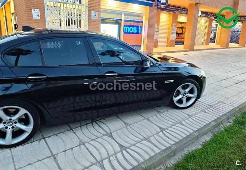 Usado BMW 520 Comfort Edition 190 CV (139 kW) 2016 Negro Berlina