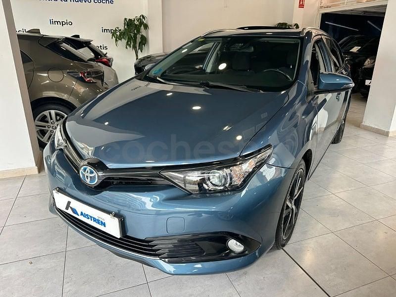 Usado Toyota Auris Hybrid Advance 136 CV (100 kW) 2018 Azul Familiar