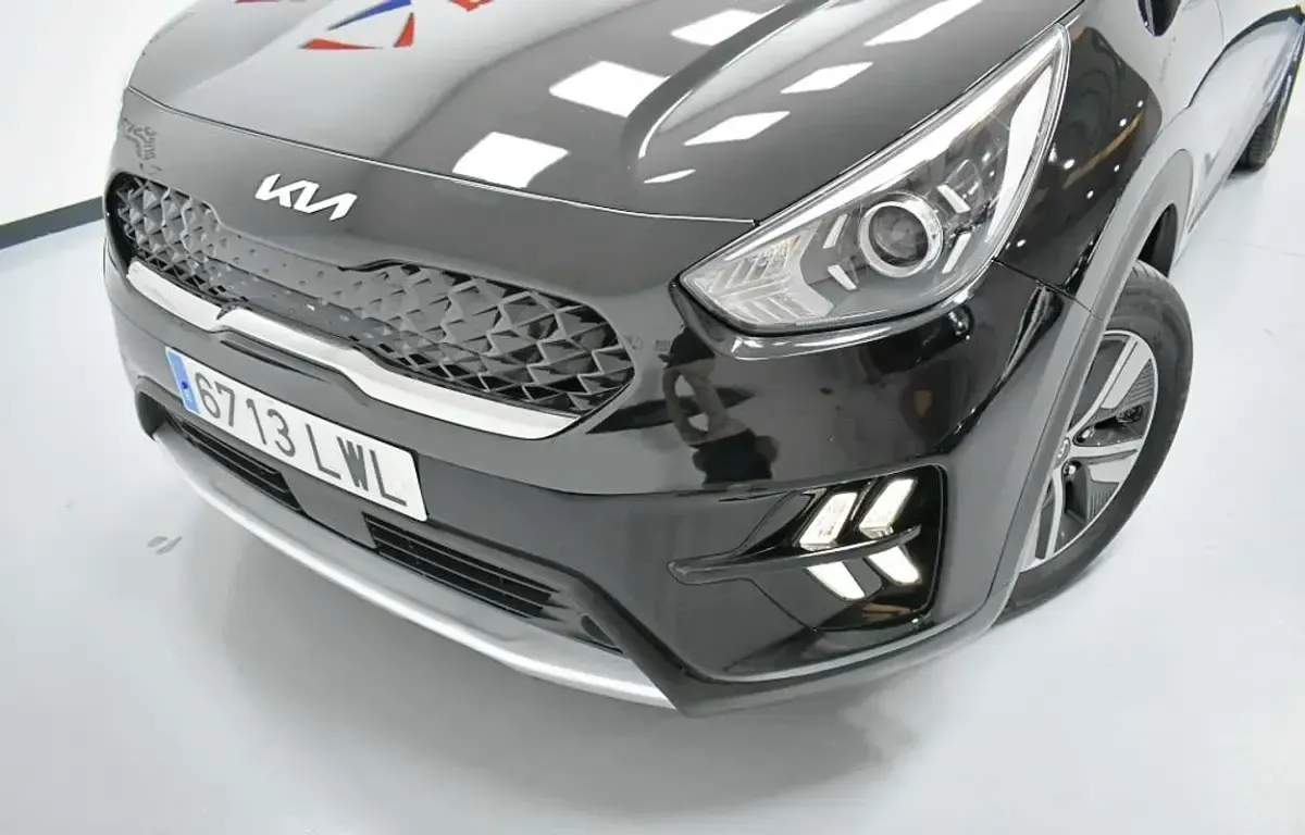 Usado Kia Niro 141 CV (103 kW) 2022 Negro SUV