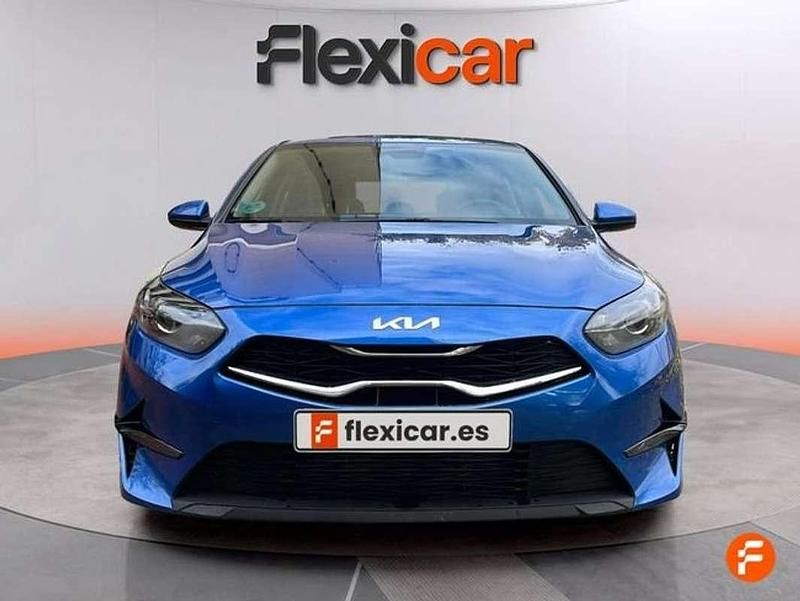 Używany Kia Ceed 101 KM (74 kW) 2022 Niebieski Hatchback