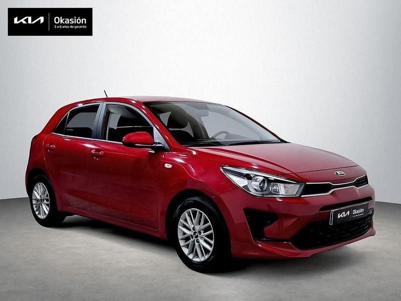 Rojo Usado 2021 Kia Rio Berlina | 13.990 € (Precio justo) - Imagen 1/4