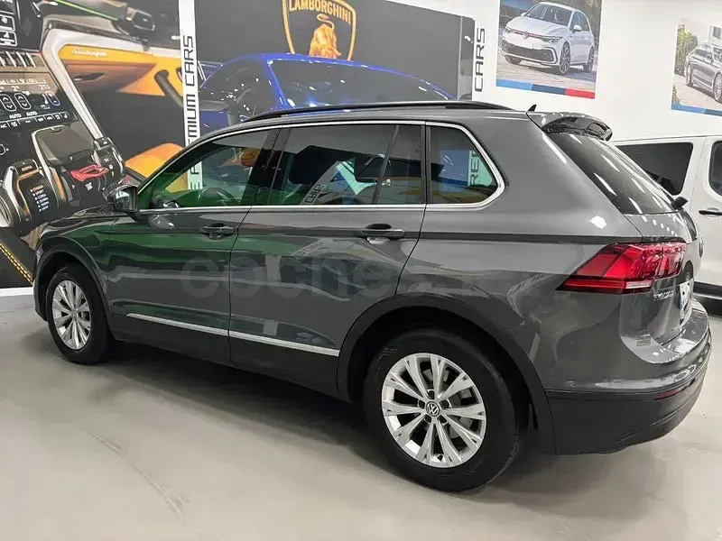 Usado VW Tiguan Advance 150 CV (110 kW) 2020 Gris / plata SUV