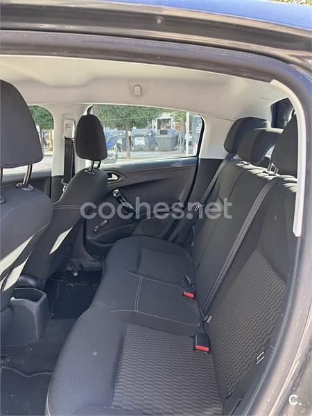 Usado Peugeot 208 Access 82 CV (60 kW) 2015 Gris / plata Utilitario