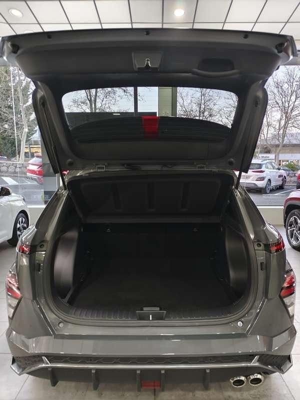 Usado Hyundai Kona N Line 129 CV (94 kW) 2024 Gris SUV