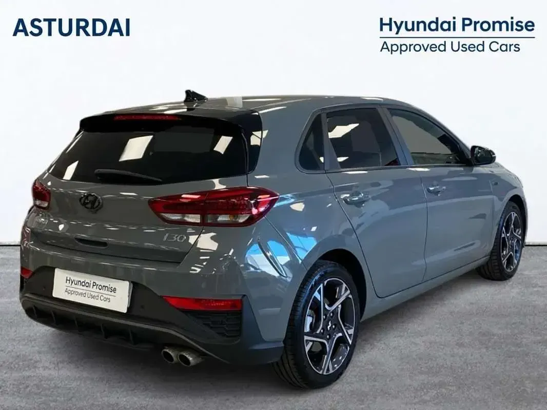Usado Hyundai i30 N Line 120 CV (88 kW) 2022 Gris Utilitario