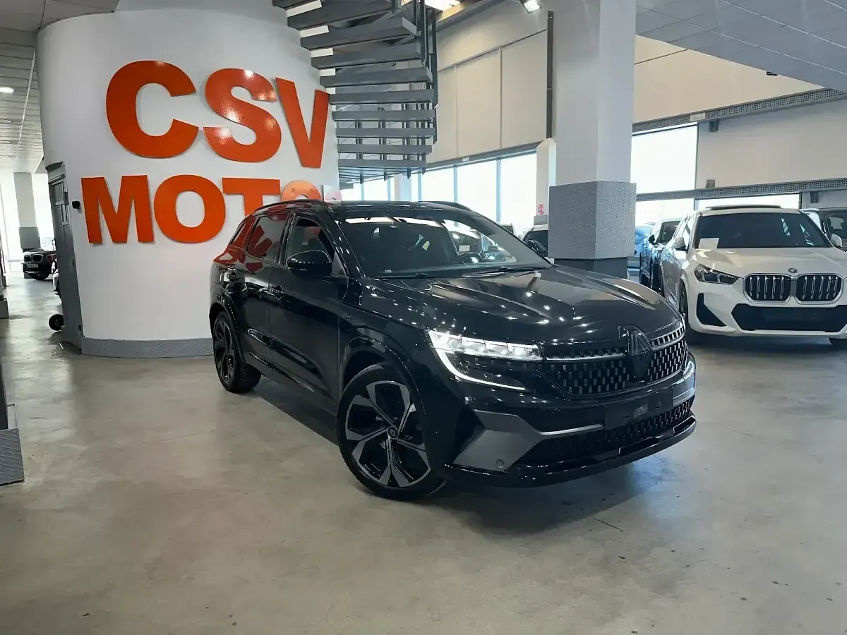 Usado Renault Austral Techno 160 CV (117 kW) 2024 Gris / plata SUV