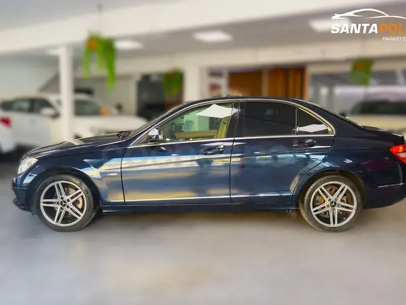 Usado Mercedes C220 Elegance 170 CV (125 kW) 2008 Azul Berlina