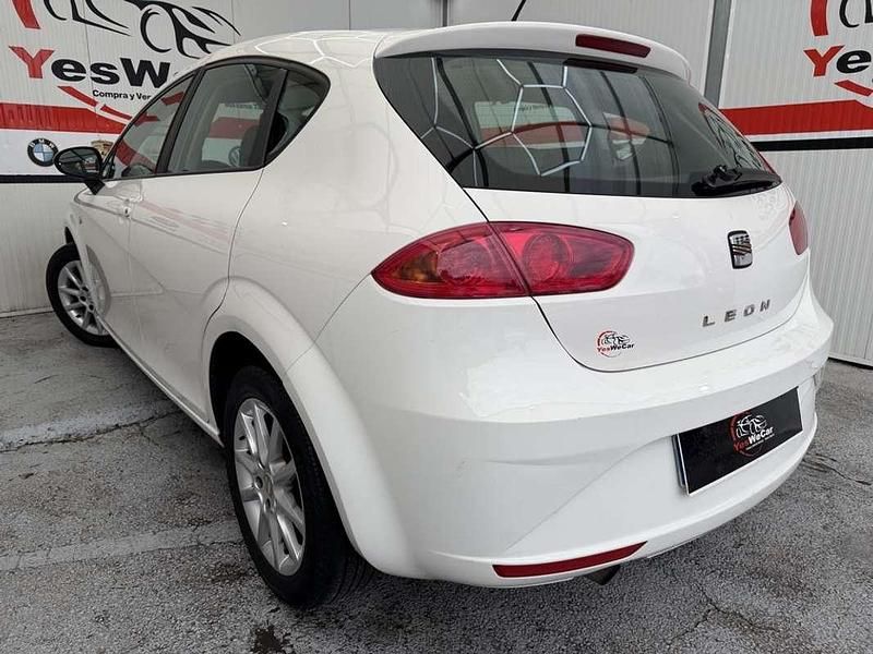 Usado Seat Leon Stylance 105 HP (77 kW) 2010 Branco Citadino