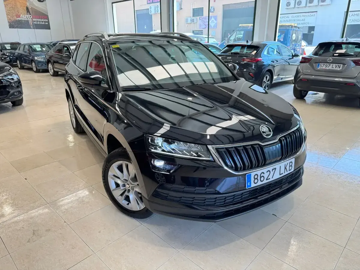 Usado Skoda Karoq Active 115 CV (84 kW) 2020 Negro SUV