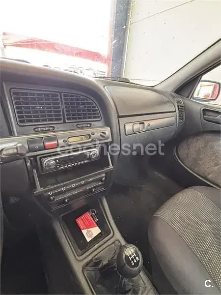 Usado Citroën Xantia Seduction 90 CV (66 kW) 1999 Gris / plata Berlina