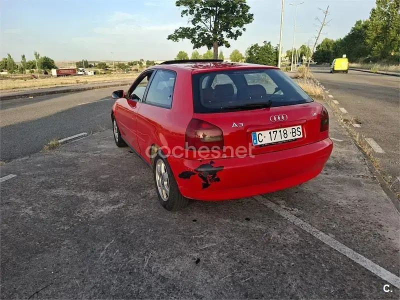 Usado Audi A3 Ambiente 125 CV (91 kW) 1996 Rojo Utilitario