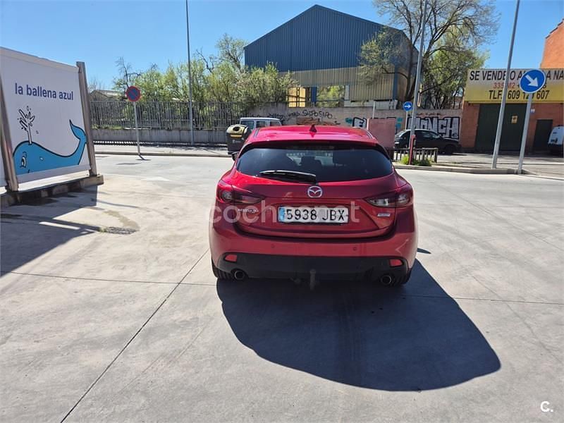 Usado Mazda 3 Luxury 150 CV (110 kW) 2014 Rojo Berlina