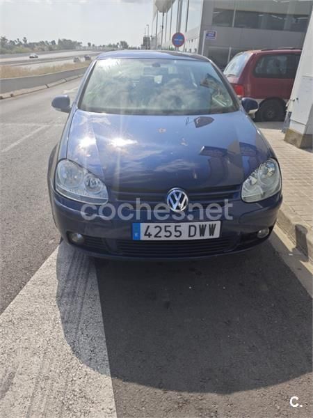 Azul Usado 2006 VW Golf V Trendline Berlina | 6300 € (Precio justo) - Imagen 1/4