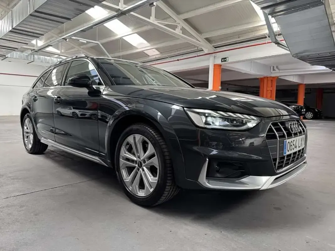 Usado Audi A4 Allroad Ambiente 204 CV (150 kW) 2022 Gris Familiar