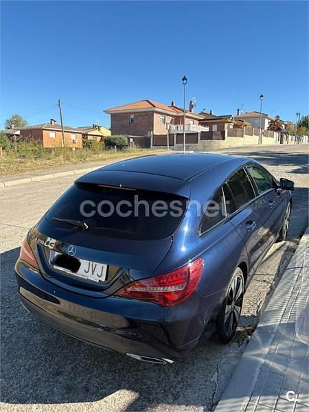 Usado Mercedes CLA200 Shooting Brake 136 CV (100 kW) 2016 Azul Familiar