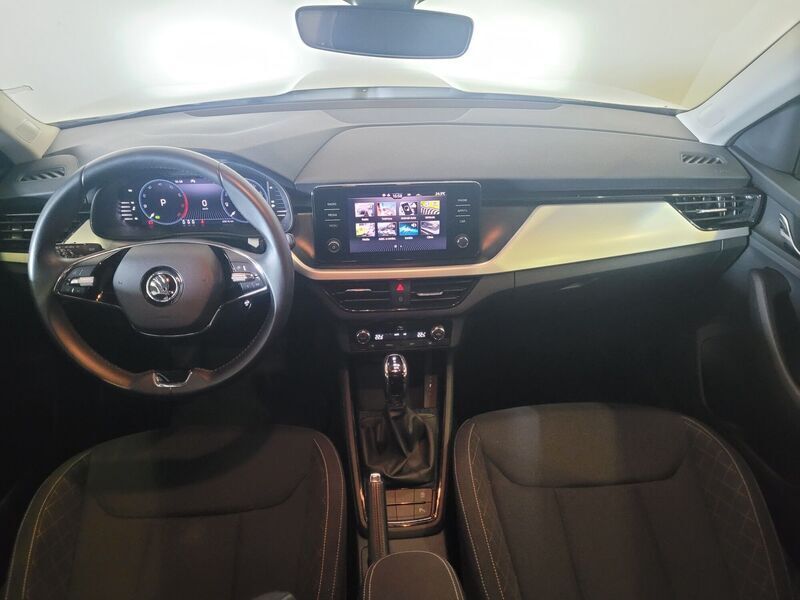 Usado Skoda Kamiq Ambition 110 CV (80 kW) 2022 Blanco SUV