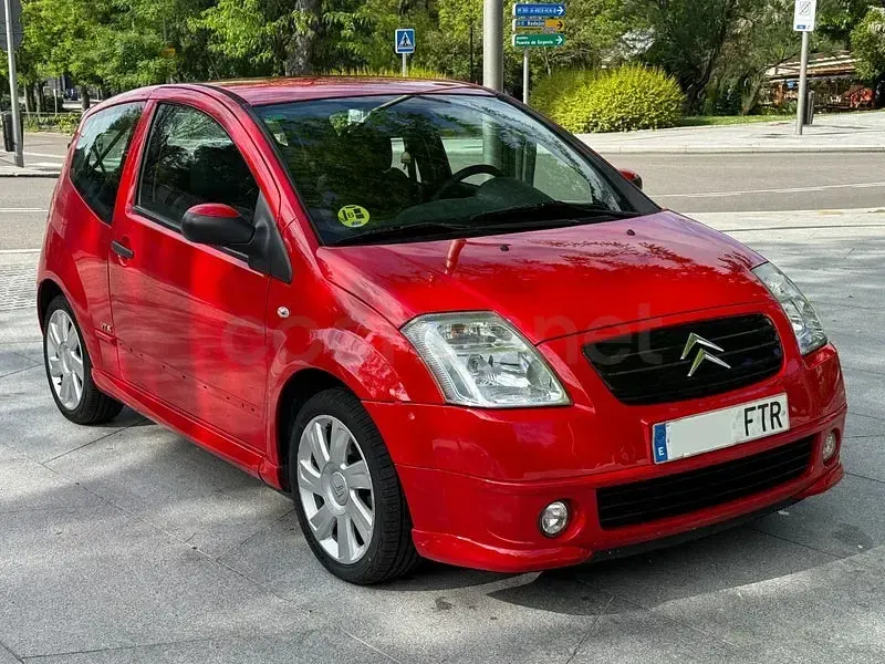 Usado Citroën C2 VTR Sport 70 CV (51 kW) 2007 Rojo Utilitario