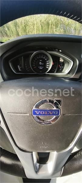 Usado Volvo V40 Momentum 150 CV (110 kW) 2016 Gris / plata Berlina