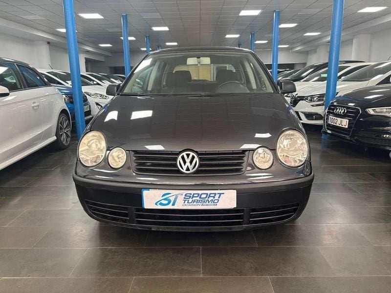 Usado VW Polo Conceptline 65 CV (47 kW) 2003 Negro Utilitario