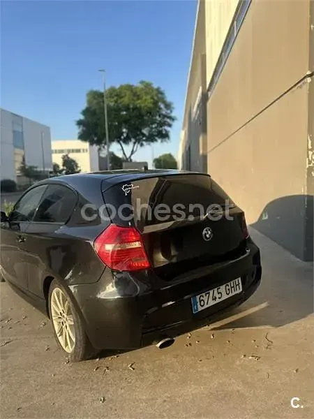 Usado BMW 118 143 CV (105 kW) 2008 Negro Utilitario