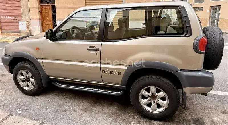 Usado Nissan Terrano Comfort 100 CV (73 kW) 2000 Beige SUV