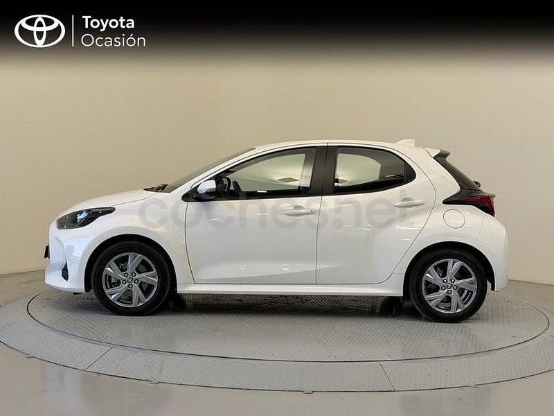 Usado Toyota Yaris Hybrid Active 116 CV (85 kW) 2024 Blanco Berlina
