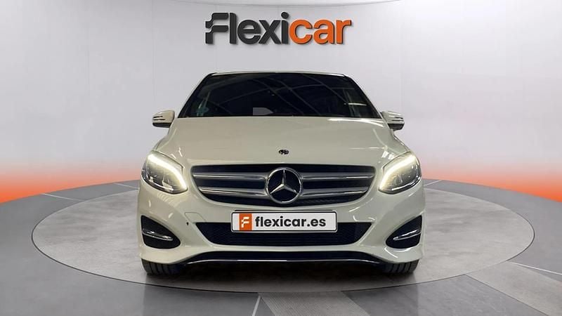 Usado Mercedes B200 136 CV (100 kW) 2017 Blanco Monovolumen