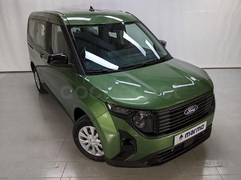 Usado Ford Tourneo Courier Trend 125 CV (91 kW) 2024 Verde Monovolumen