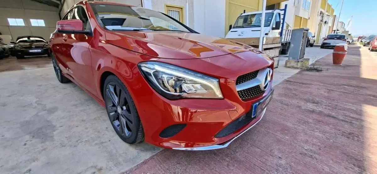 Usado Mercedes CLA200 136 CV (100 kW) 2017 Rojo Coupe