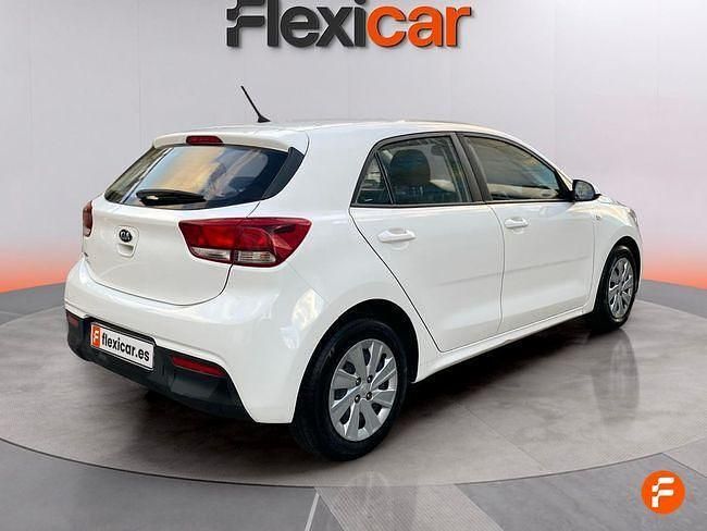 Usado Kia Rio 84 CV (61 kW) 2018 Blanco