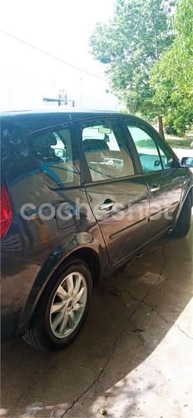 Usado Renault Grand Scénic II Dynamique 110 CV (80 kW) 2007 Gris / plata Monovolumen