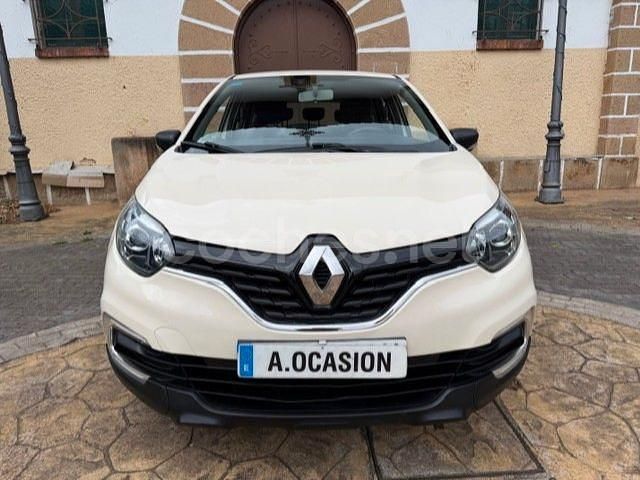Usado Renault Captur Life 90 CV (66 kW) 2019 Beige SUV