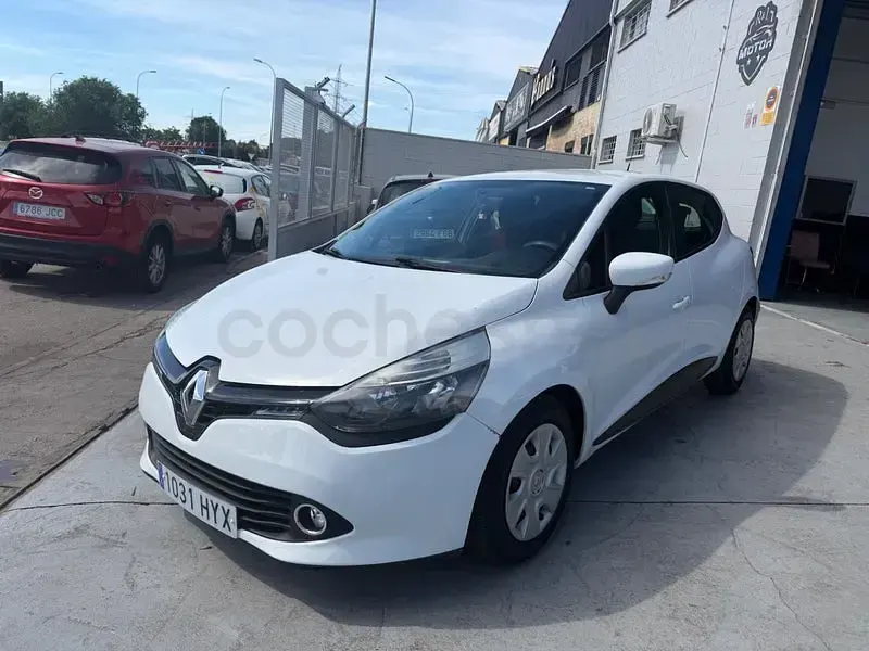Usado Renault Clio IV Authentique 75 CV (55 kW) 2014 Blanco Berlina