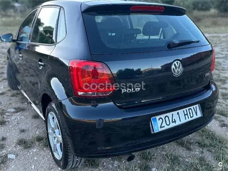 Usado VW Polo Advance 90 CV (66 kW) 2011 Negro Utilitario
