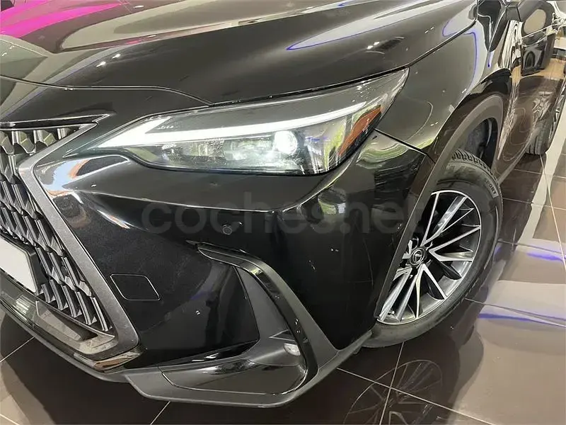 Usado Lexus NX350h Business Edition 242 CV (177 kW) 2022 Gris / plata SUV