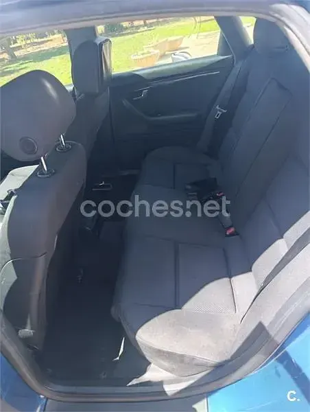 Usado Audi A4 130 CV (95 kW) 2003 Azul Berlina