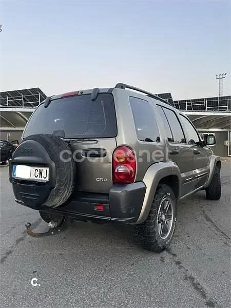 Usado Jeep Cherokee 143 CV (105 kW) 2004 Beige SUV