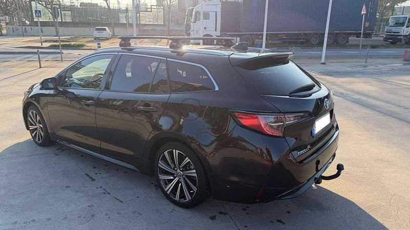 Usado Toyota Corolla Style 122 CV (89 kW) 2022 Marrón Familiar