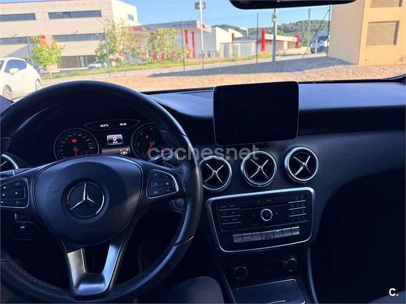 Usado Mercedes A200 136 CV (100 kW) 2017 Gris / plata Berlina