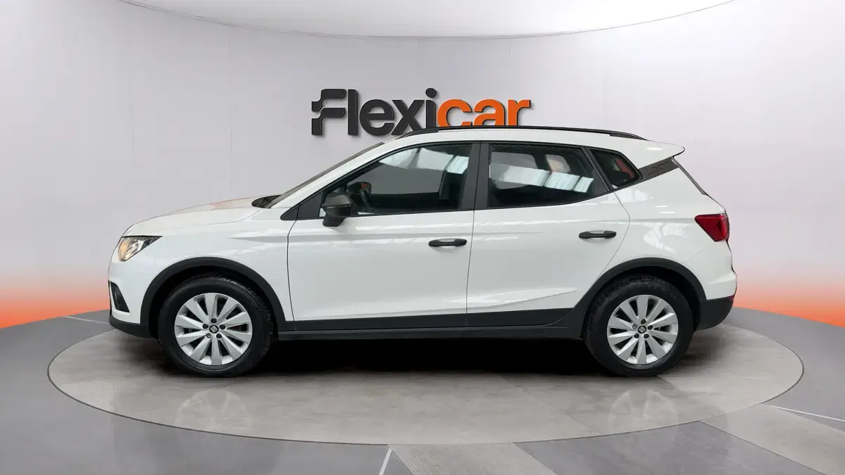 Usado Seat Arona Ecomotive 95 CV (69 kW) 2020 Blanco SUV