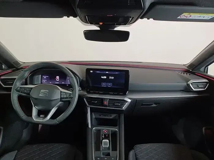 Usado Seat Leon FR 204 CV (150 kW) 2024 Blanco
