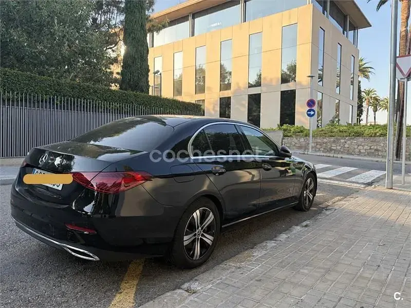 Usado Mercedes C200 163 CV (119 kW) 2022 Negro Berlina