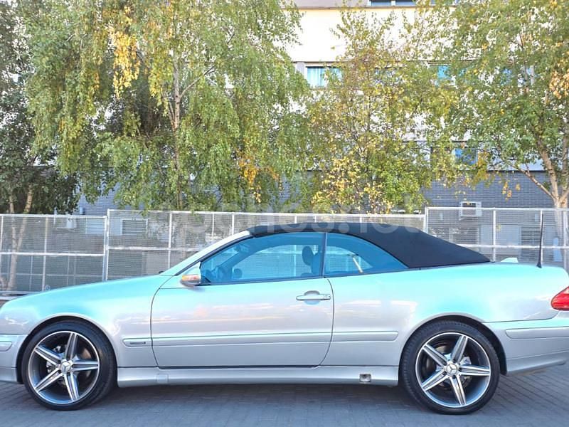Usado Mercedes CLK320 Avantgarde 218 CV (160 kW) 2000 Gris / plata Descapotable