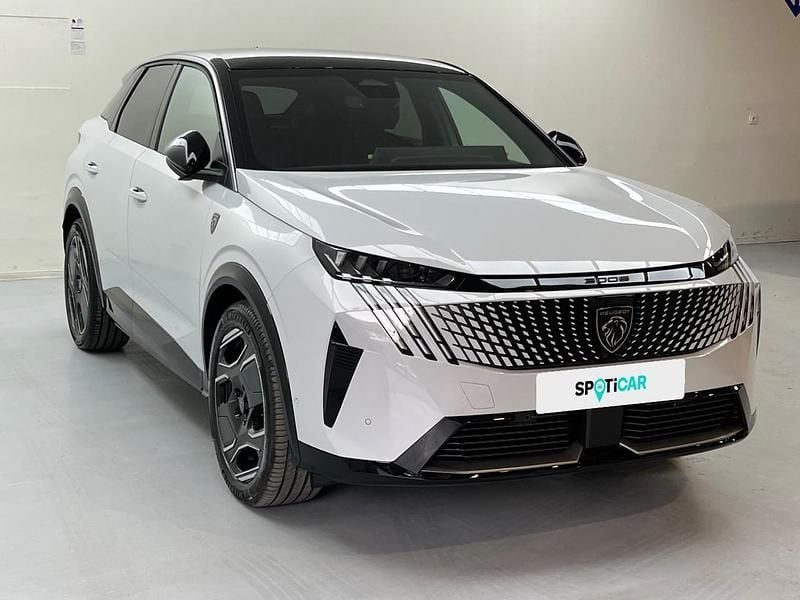 Usado Peugeot e-3008 GT 158 kW (216 CV) 2024 Blanco SUV