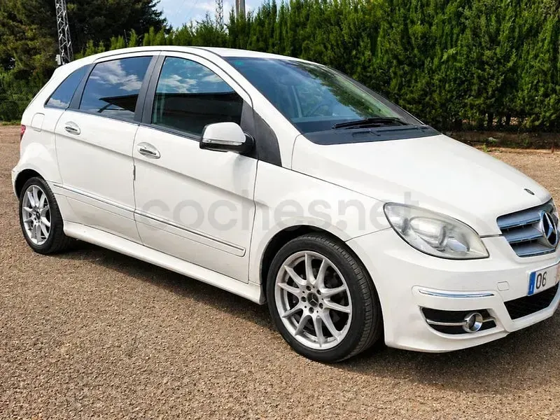 Usado Mercedes B180 Sport Edition 109 CV (80 kW) 2010 Blanco Monovolumen
