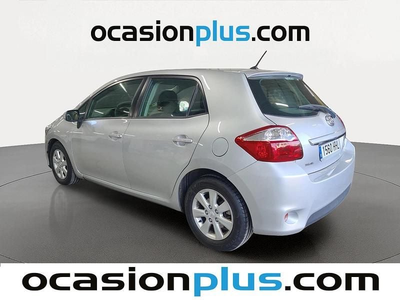 Usado Toyota Auris Live 90 CV (66 kW) 2011 Plateado Utilitario