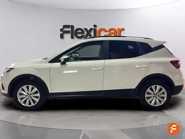 Usado Seat Arona Ecomotive 95 CV (69 kW) 2018 Blanco SUV