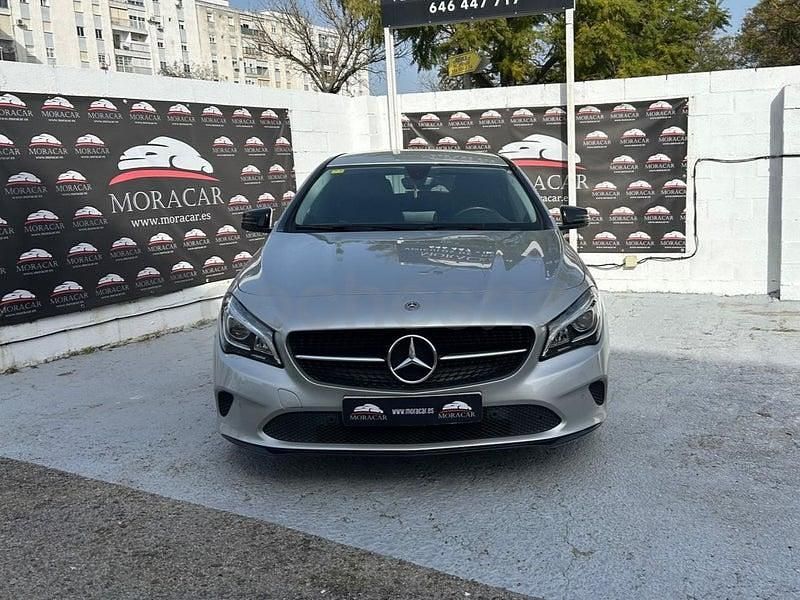 Usado Mercedes CLA200 Shooting Brake 136 CV (100 kW) 2017 Gris / plata Familiar