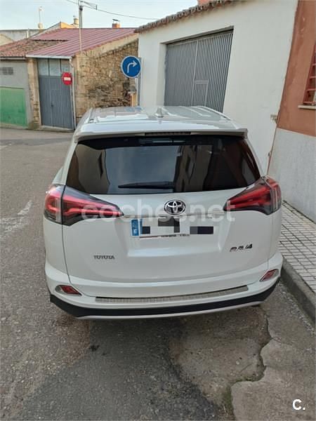 Usado Toyota RAV4 Advance 143 CV (105 kW) 2016 Blanco SUV