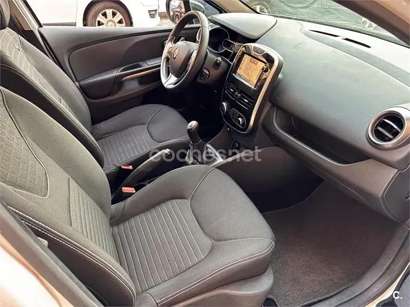 Usado Renault Clio IV LIMITED 90 CV (66 kW) 2016 Blanco Berlina